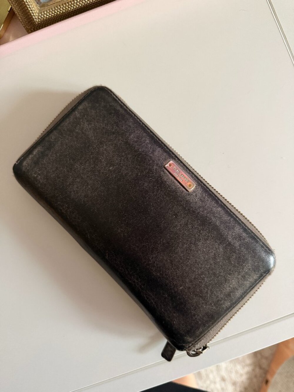 Kate Spade zipper wallet